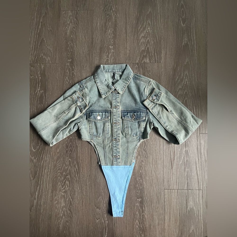 PrettyLittleThing light blue wash pocket front denim jacket hide side bodysuit